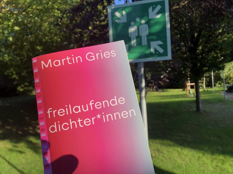 Den Konjunktiv umarmen. Straßenpoesie von freilaufenden Dichter*innen